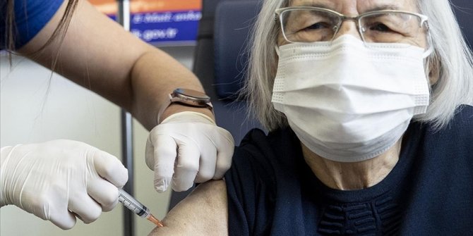 Ankara'da 80 yaş ve üstündekilere korona aşısı yapılmaya başlandı