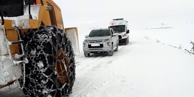 Yollar kar nedeniyle kapanınca kafa travması geçiren çocuk saatlerce yardım bekledi