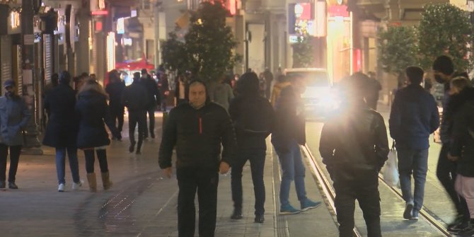 Sokağa çıkma yasağıyla birlikte İstiklal Caddesi turistlere kaldı