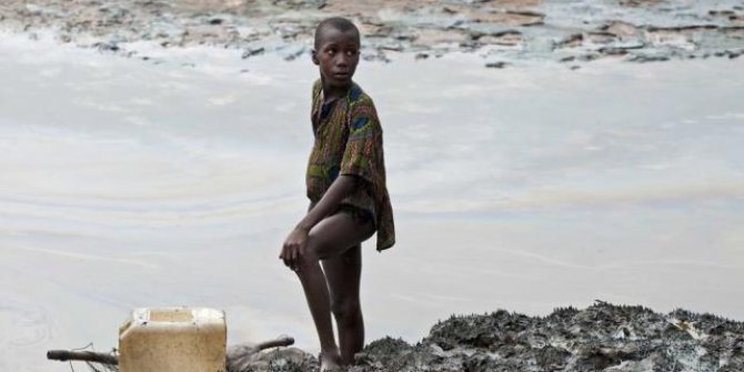 Shell, Nijerya'da tarım arazilerini  kirlettiği çiftçilere tazminat ödeyecek