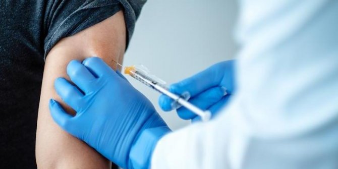 Aşı olan ABD'li senatör koronavirüse yakalandı