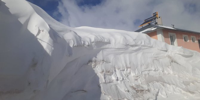 Sivas'ta kar kalınlığı ev boylarını aştı
