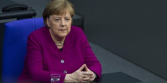Almanya Başbakanı Merkel'den yaz sonuna kadar herkese aşı açıklaması