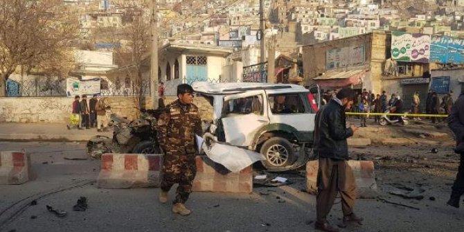 Afganistan'da peş peşe bombalı saldırı