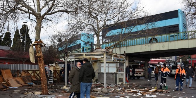 Beşiktaş İskelesi'nde 11 işletme yıkıldı