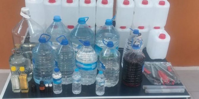 İzmir'de 268 litrelik sahte içki operasyonu