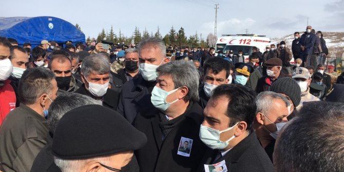İYİ Parti İl Başkanı Ataman ve Vekil Ataş'tan şehide son görev