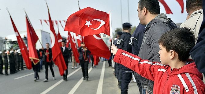 Cumhuriyet'in 92. yılı tüm yurtta törenlerle kutlanıyor...