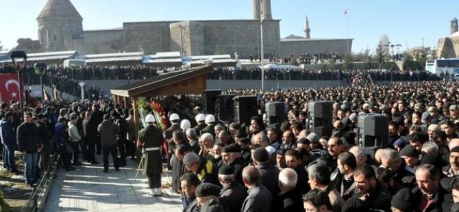 Erzurum şehidini 25 bin kişiyle uğurladı