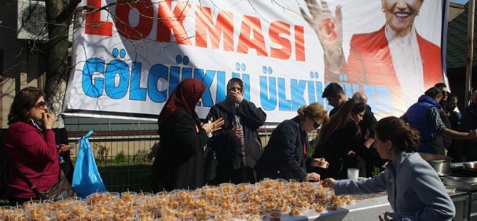 Akşener'in toplantısından en çarpıcı kareler