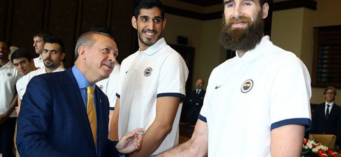 Erdoğan, Fenerbahçe Basketbol takımını ağırladı.