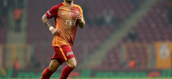 Dursun gider, Sneijder kalır!