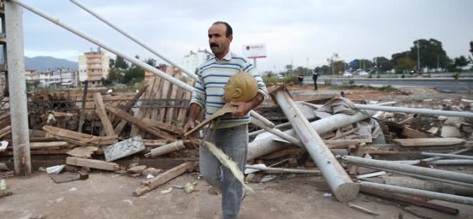 Antalya'yı hortum yıktı geçti