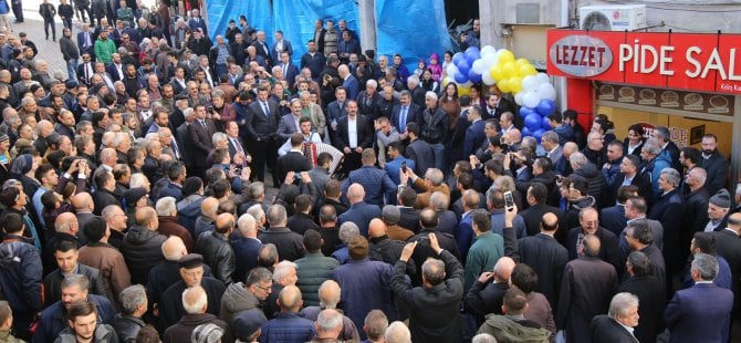 Akşener, İYİ Parti Artvin İl Başkanlığı binasının açılışına katıldı