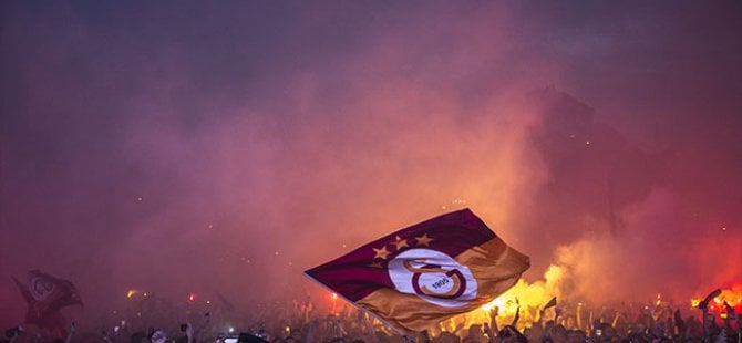 Galatasaraylılar şampiyonluğu böyle kutladı