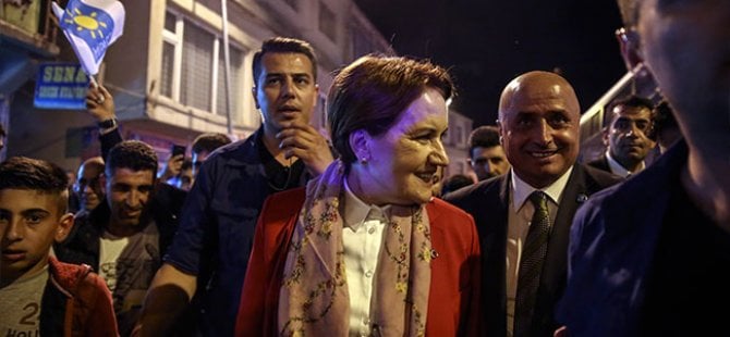 Bitlis Akşener'i bağrına bastı