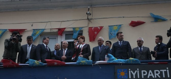 Akşener: "Koca koca adamlar dedikodu yaparak Türkiye'yi bitirdiler"