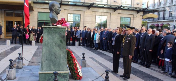 Atatürk, Türk Bayrağı'nın dalgalandığı her yerde!