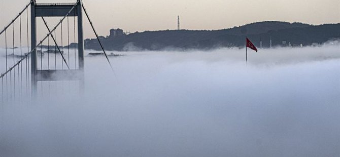 İstanbul Boğazı'nda sis manzaraları
