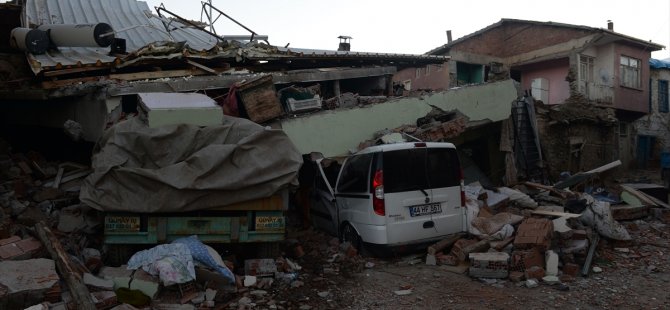 Elazığ'da meydana gelen deprem Malatya'yı da etkiledi