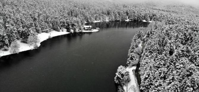 Gölcük Tabiat Parkı'nda kar manzarası hayran bıraktı