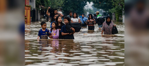 Endonezya'da binlerce ev tahliye edildi