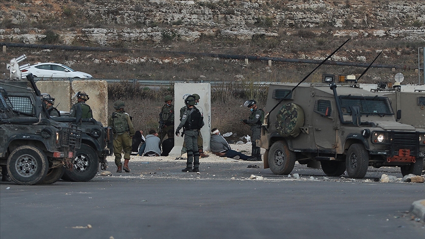 İsrail güçleri Batı Şeria'da 31 Filistinliyi gözaltına aldı