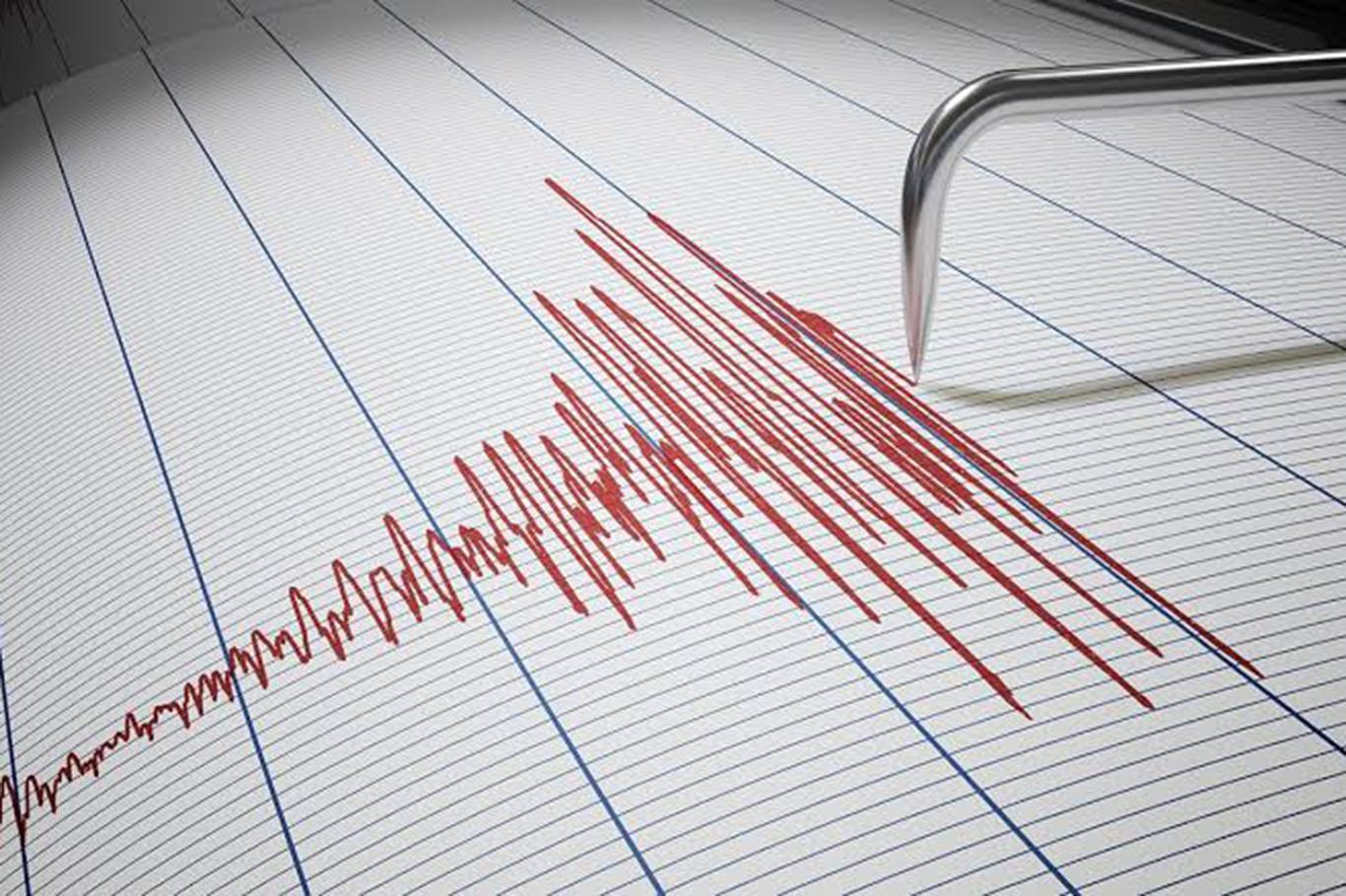 Endonezya'da 6.2 büyüklüğünde deprem