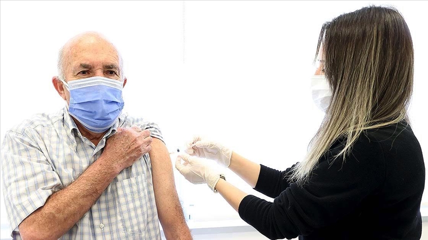 65 yaş üstü için aşı yapılmaya başlandı