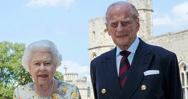 Kraliçe Elizabeth'in eşi Prens Philip hastaneye kaldırıldı