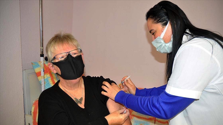 Muğla'da yaşayan yerleşik yabancılar korona aşısının ilk dozunu oldu