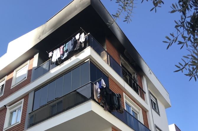Antalya'da evde yangın: Bir kişi hayatını kaybetti