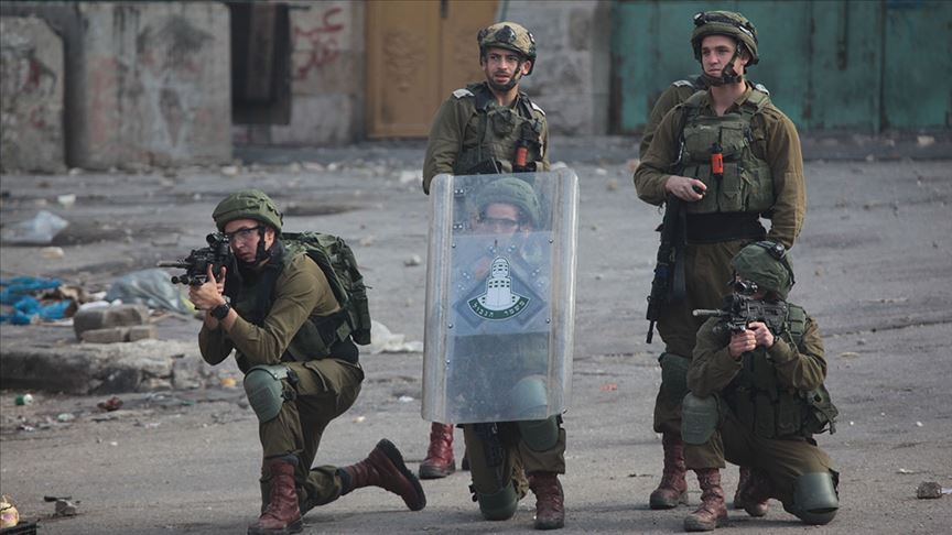İsrail askerleri Batı Şeria ile Doğu Kudüs'te 19 Filistinliyi gözaltına aldı