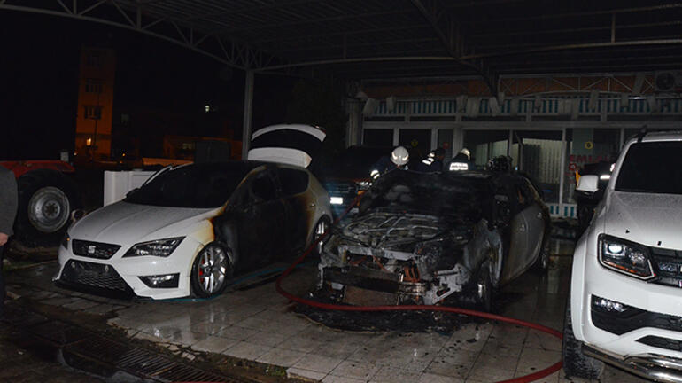 Galeride yangın çıktı 6 araç hasar gördü