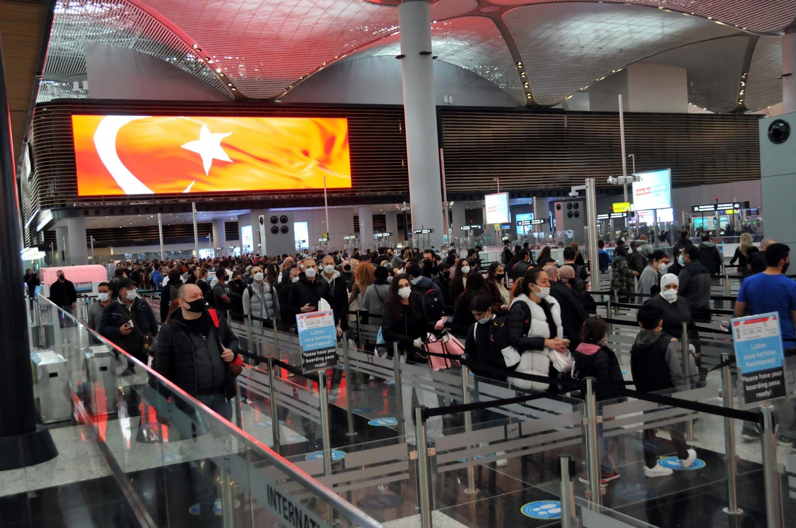 İstanbul Havalimanı’nda dikkat çeken yoğunluk