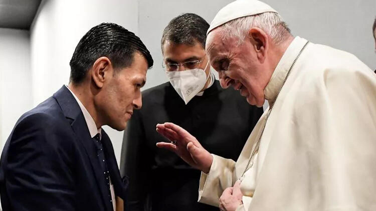 Papa Franciscus Aylan bebeğin babasıyla görüştü