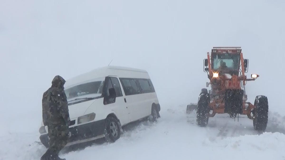 Erciş'te yoğun kar yağışı