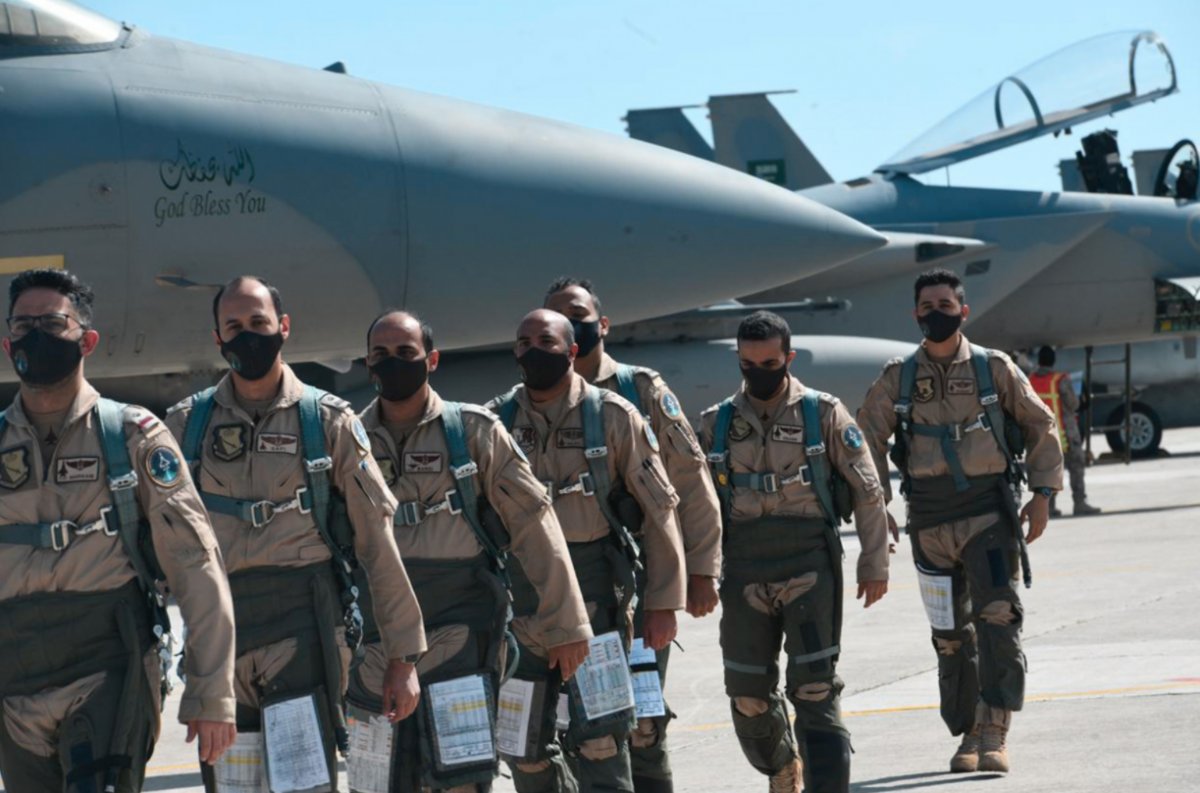 Suudi F-15'leri, Yunanistan'la ortak tatbikat için Girit'e indi