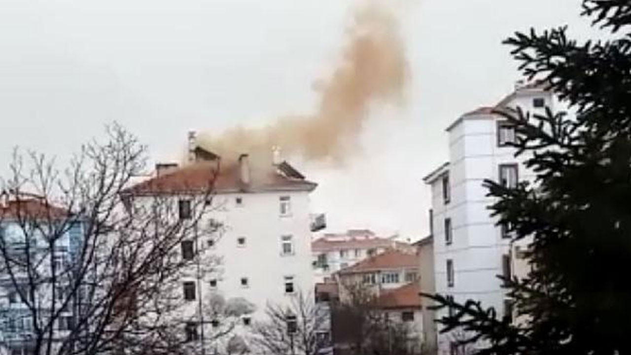 Ankara'da apartmanın çatısına yıldırım düştü