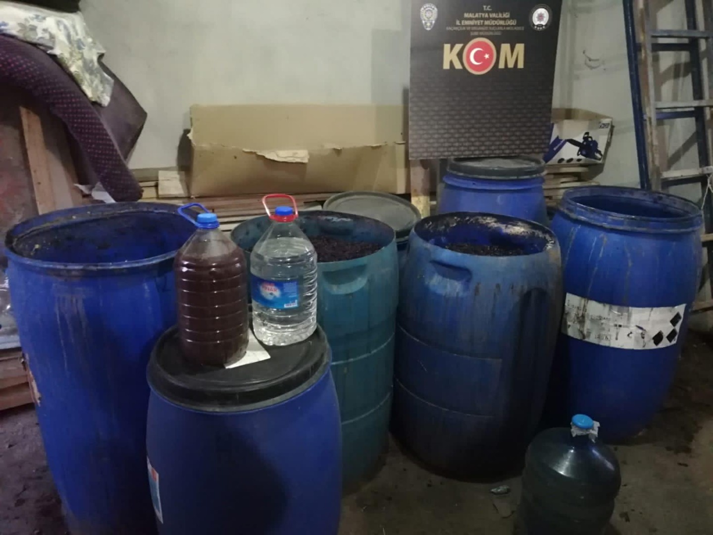 Malatya'da bin 234 litre sahte içki ele geçirildi