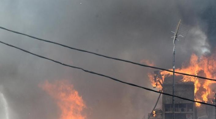 Endonezya'daki yangında 10 kişi öldü
