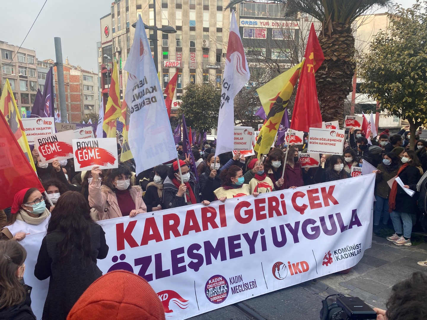 Kadıköy'de İstanbul Sözleşmesi protestosu