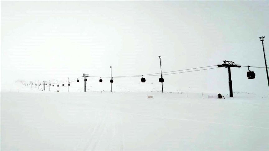 Erciyes'te kar kalınlığı 160 santimetreye ulaştı