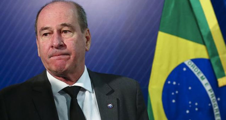Brezilya'da Savunma Bakanı istifa etti