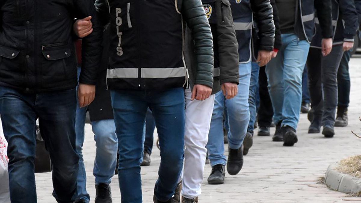 İzmir'de DHKP-C operasyonu: 9 gözaltı