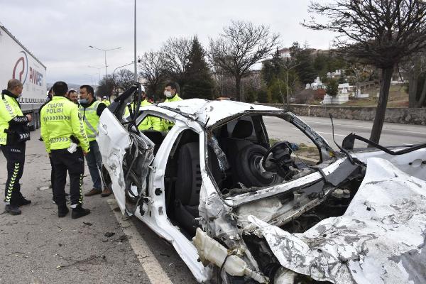 Kırıkkale'de trafik kazası: 1'i polis 2 yaralı