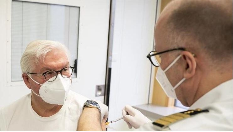 Almanya Cumhurbaşkanı Steinmeier AstraZeneca aşısı oldu