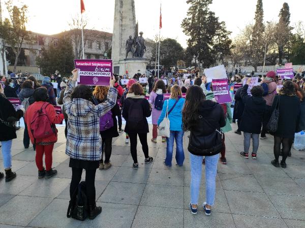 Beşiktaş'ta kadınlardan İstanbul Sözleşmesi eylemi