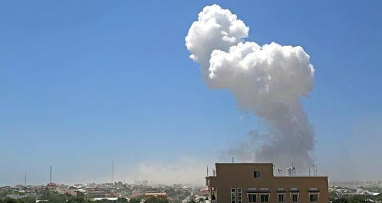 Somali'de iki ayrı patlama