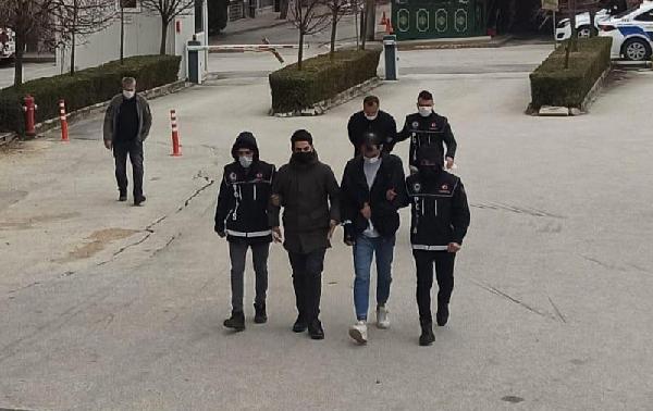 Eskişehir'de sokakta uyuşturucu satışı. 3 tutuklama